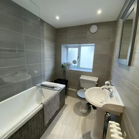 26 Challoner Street, Cockermouth, Ca13 9qs * Cockermouth