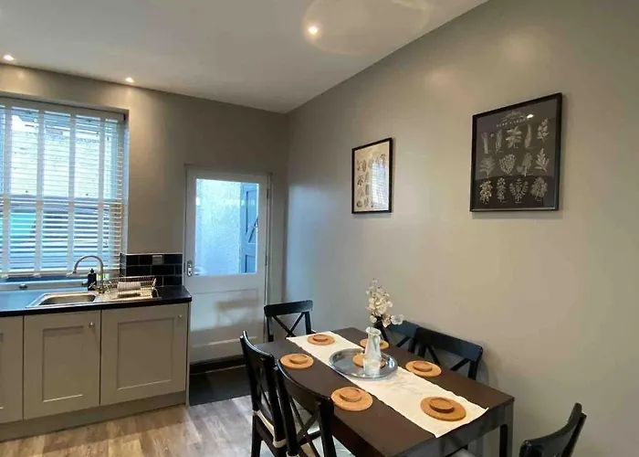 26 Challoner Street, Cockermouth, Ca13 9qs * Cockermouth