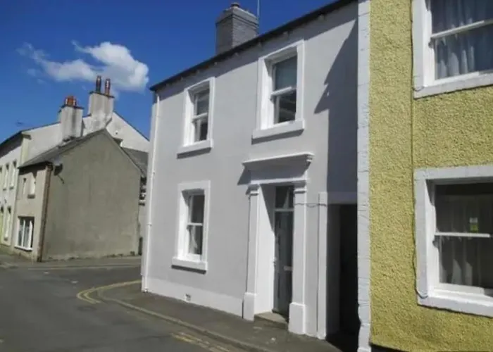 26 Challoner Street, Cockermouth, Ca13 9qs Cockermouth